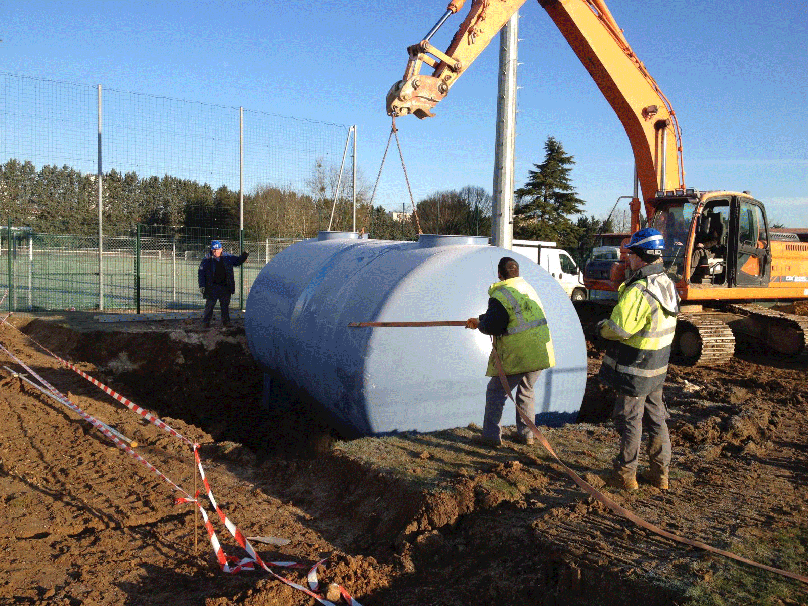 Installation d'une cuve en acier par ESA-Evolutions Installation d'une cuve en acier par ESA-Evolutions